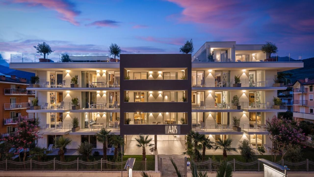 Aris Apartments & Sky Pool - Tonelli Hotels - Adult Friendly Riva del Garda Luaran gambar