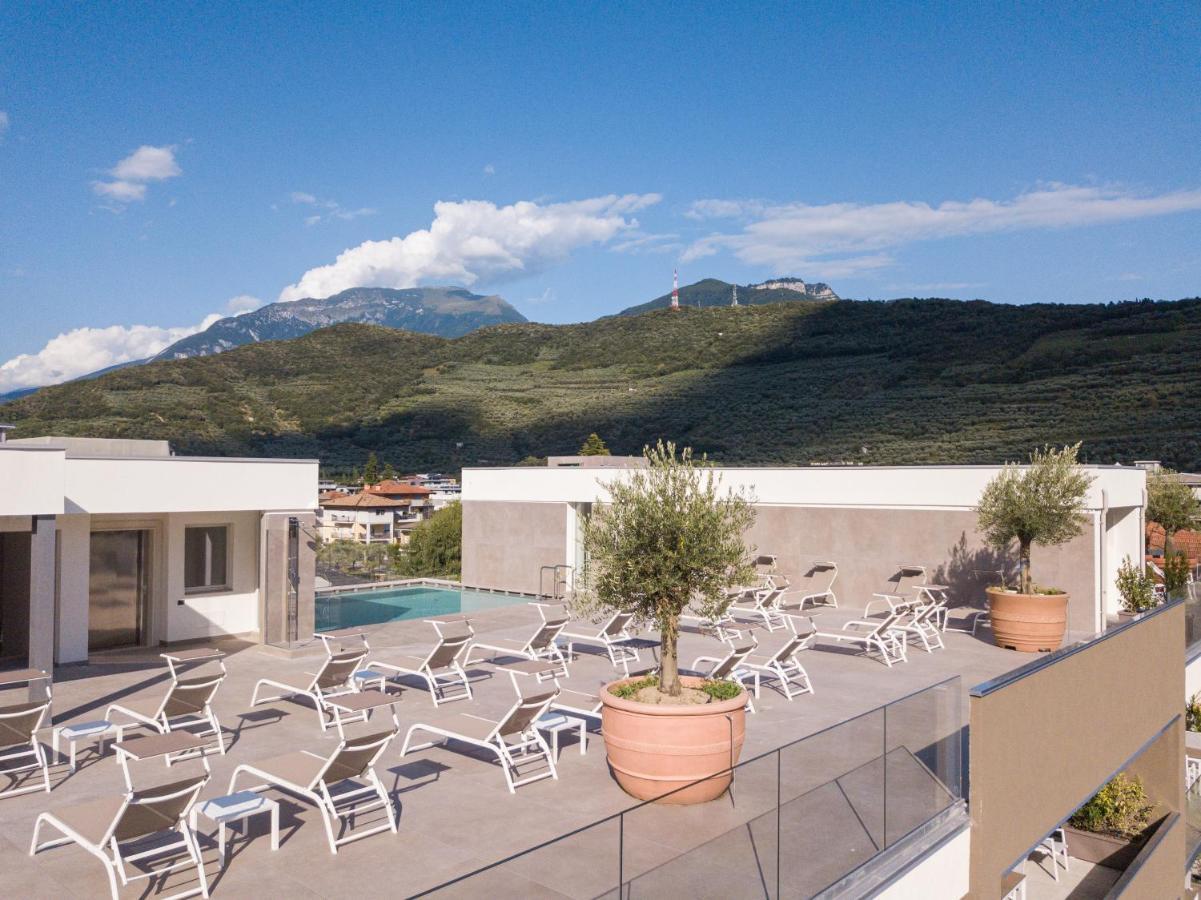 Aris Apartments & Sky Pool - Tonelli Hotels - Adult Friendly Riva del Garda Luaran gambar
