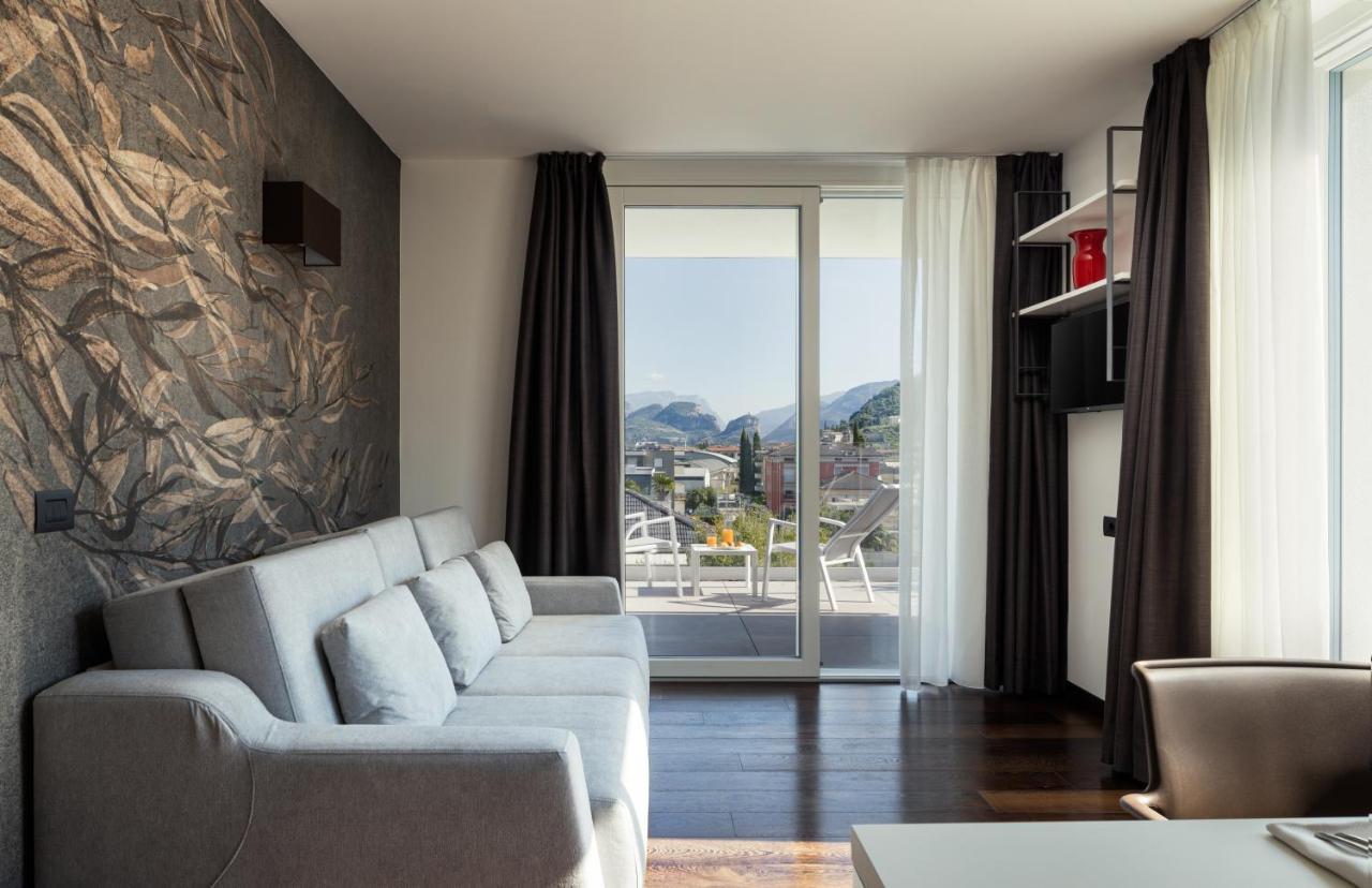 Aris Apartments & Sky Pool - Tonelli Hotels - Adult Friendly Riva del Garda Luaran gambar