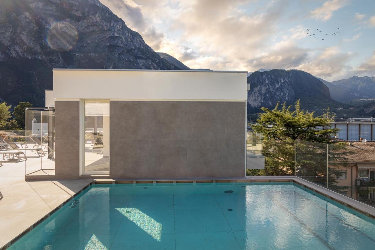 Aris Apartments & Sky Pool - Tonelli Hotels - Adult Friendly Riva del Garda Luaran gambar