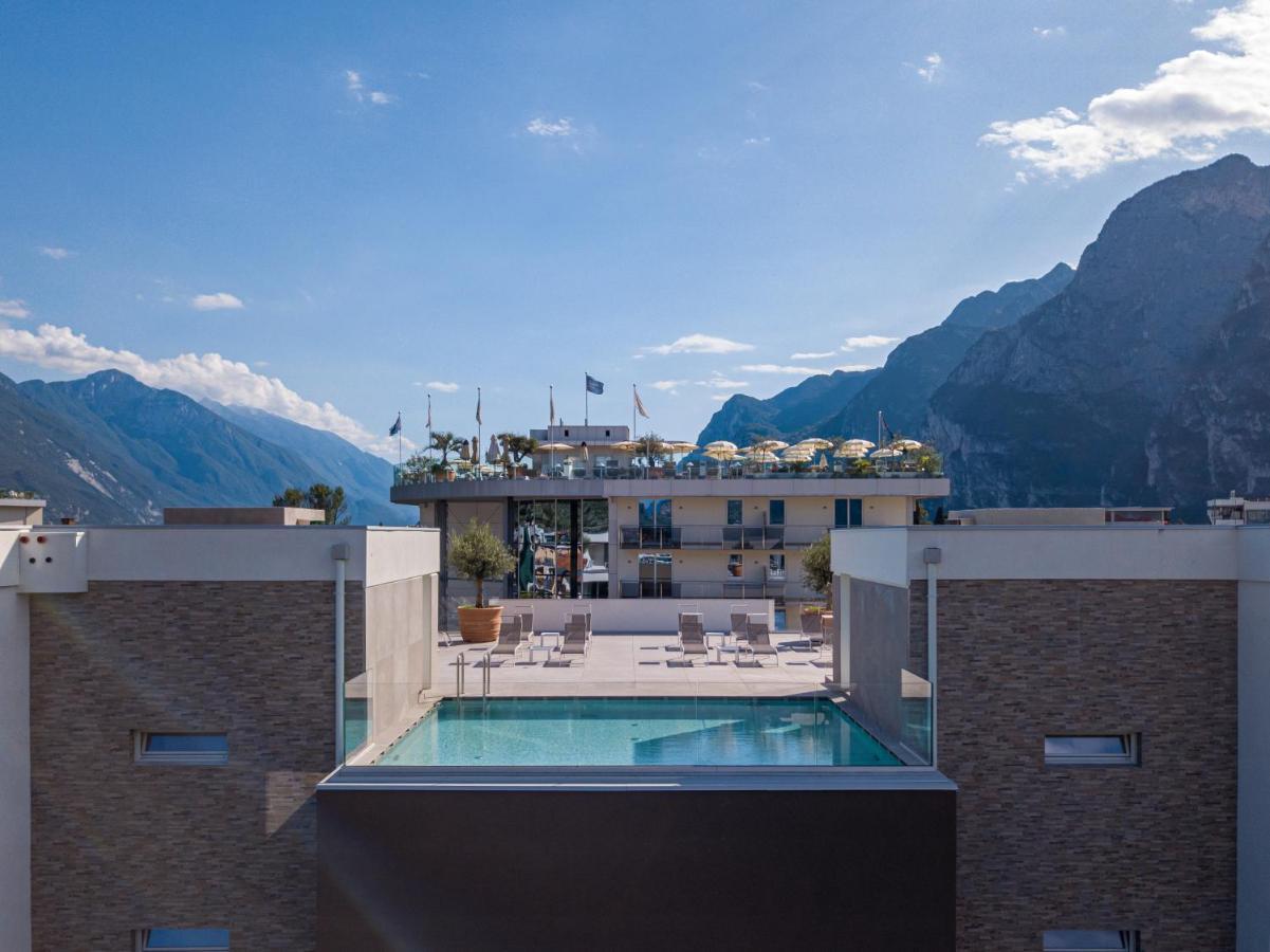 Aris Apartments & Sky Pool - Tonelli Hotels - Adult Friendly Riva del Garda Luaran gambar