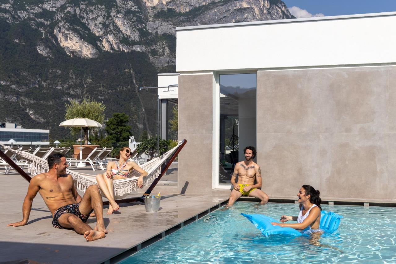 Aris Apartments & Sky Pool - Tonelli Hotels - Adult Friendly Riva del Garda Luaran gambar