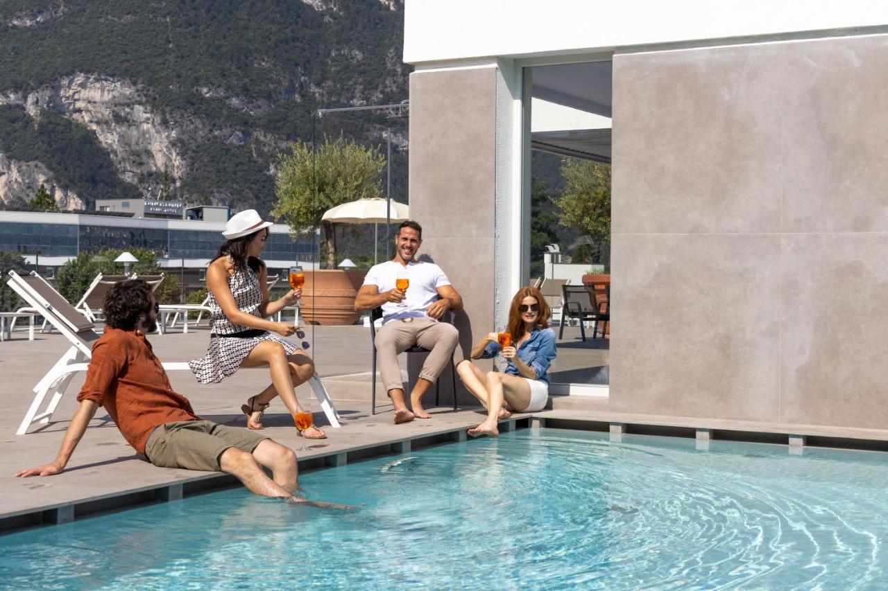 Aris Apartments & Sky Pool - Tonelli Hotels - Adult Friendly Riva del Garda Luaran gambar