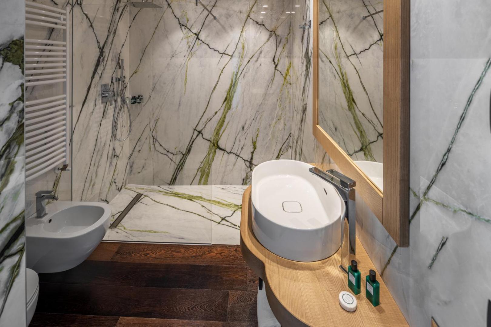 Aris Apartments & Sky Pool - Tonelli Hotels - Adult Friendly Riva del Garda Bilik gambar